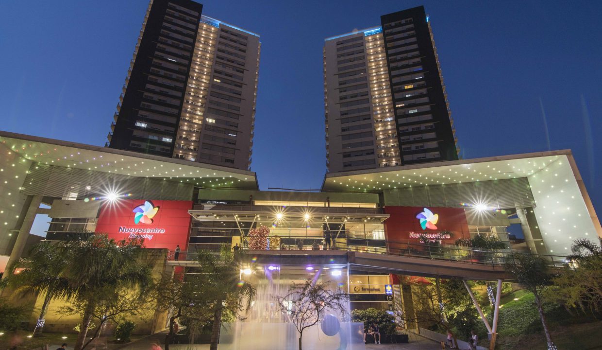 nuevocentroshopping_cover
