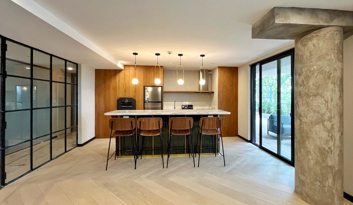 0.36930900_1741369961